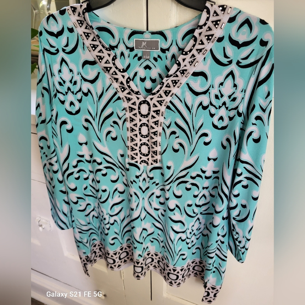 Women's Top!  Office and casual wear